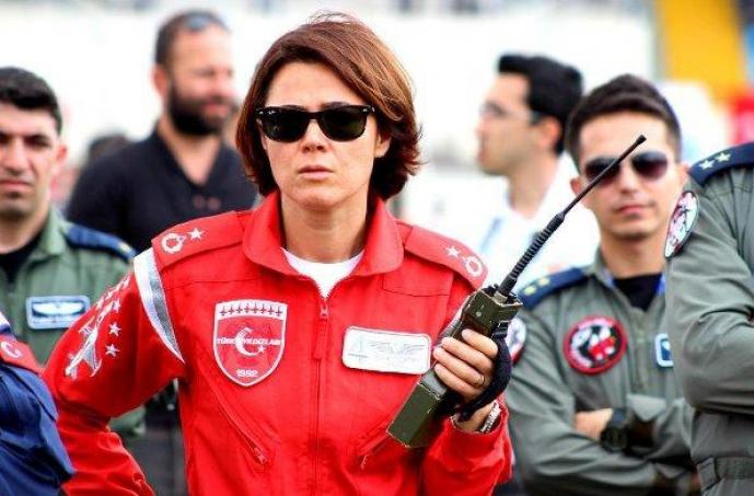 For the first time a woman, Major Esra Ozatay, takes up the post of fleet commander in the Turkish Air Force.