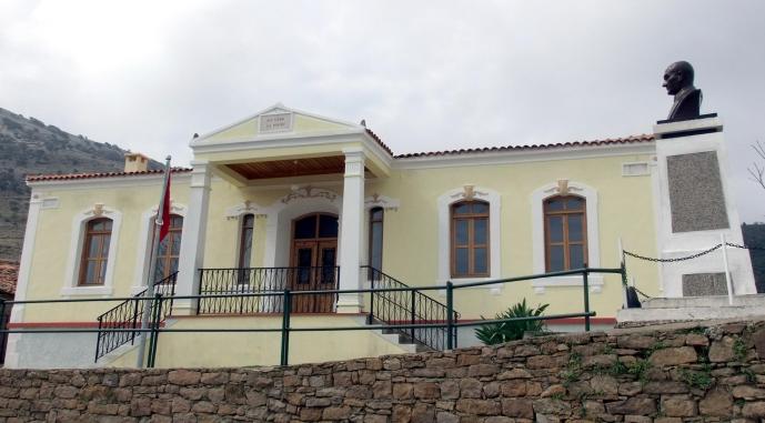 The private Gokceada Greek Elementary School is opened after 40 years and starts to provide education.